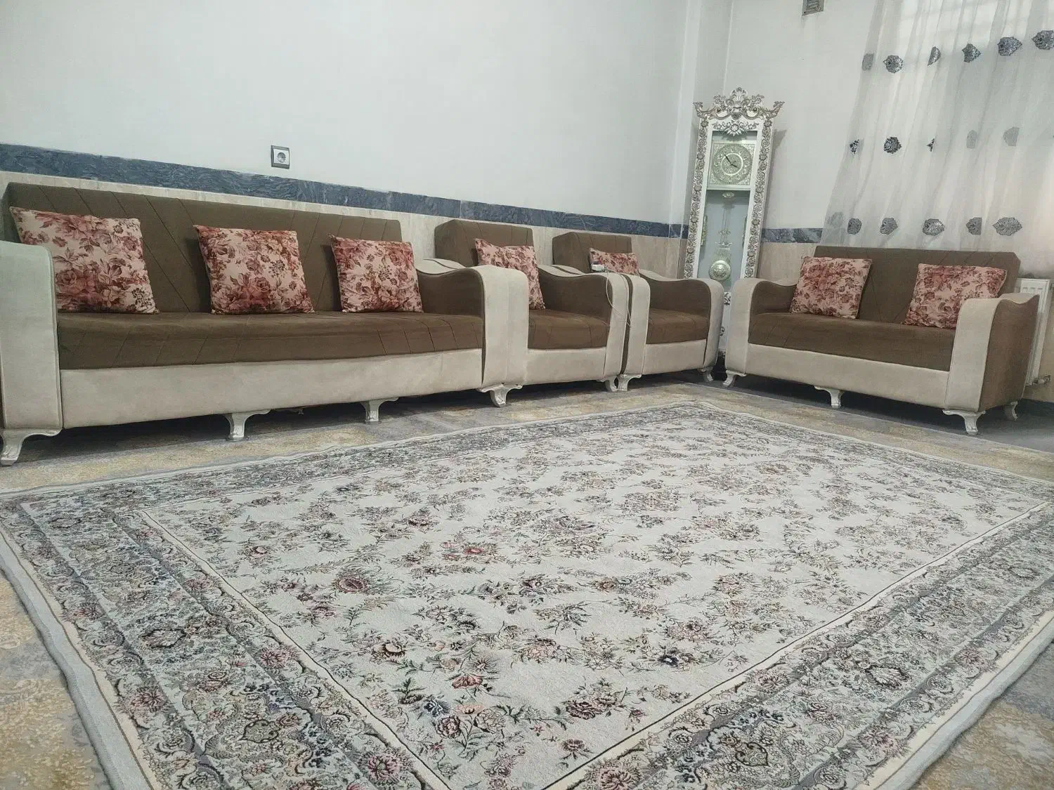 مبل و جلو مبلی و ساعت ایستاده|مبلمان خانگی و میز عسلی|سقز, |دیوار