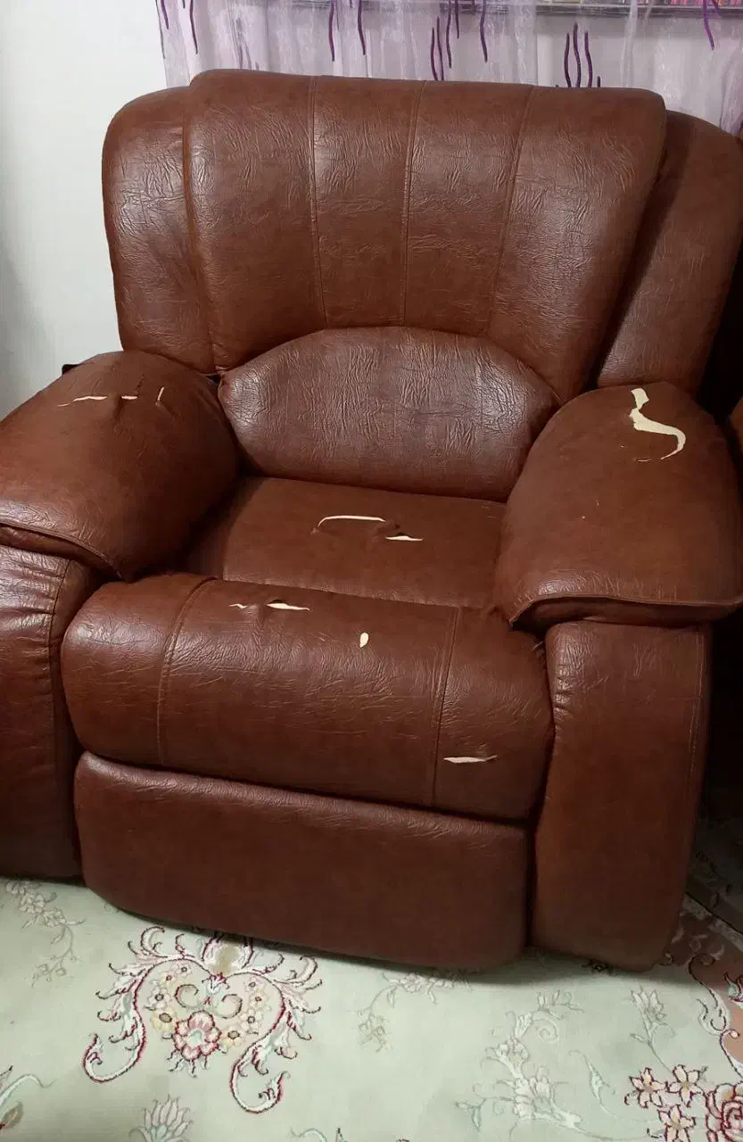 دو عدد مبل تک نفره چرم|مبلمان خانگی و میز عسلی|قوچان, |دیوار