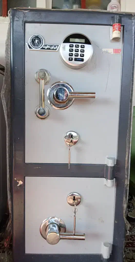 گاوصندق|ابزارآلات|فومن, |دیوار