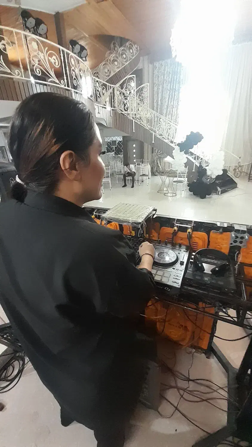 آموزش حرفه ای دیجی خانم بانوان اقایون dj اجرا|خدمات آموزشی|کرج, عظیمیه|دیوار