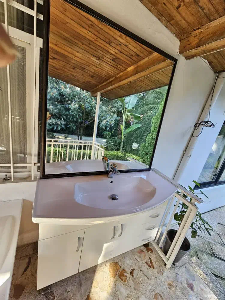 روشویی با آینه|لوازم سرویس بهداشتی|نوشهر, |دیوار