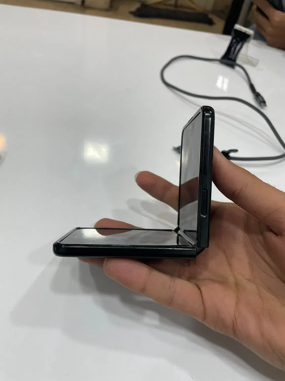 Zflip3|موبایل|شیراز, گود عربان|دیوار