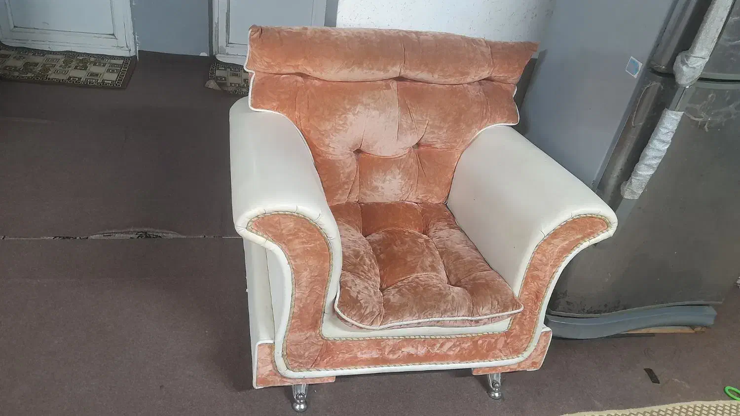 مبل۷نفره|مبلمان خانگی و میز عسلی|رشت, فرزانه|دیوار