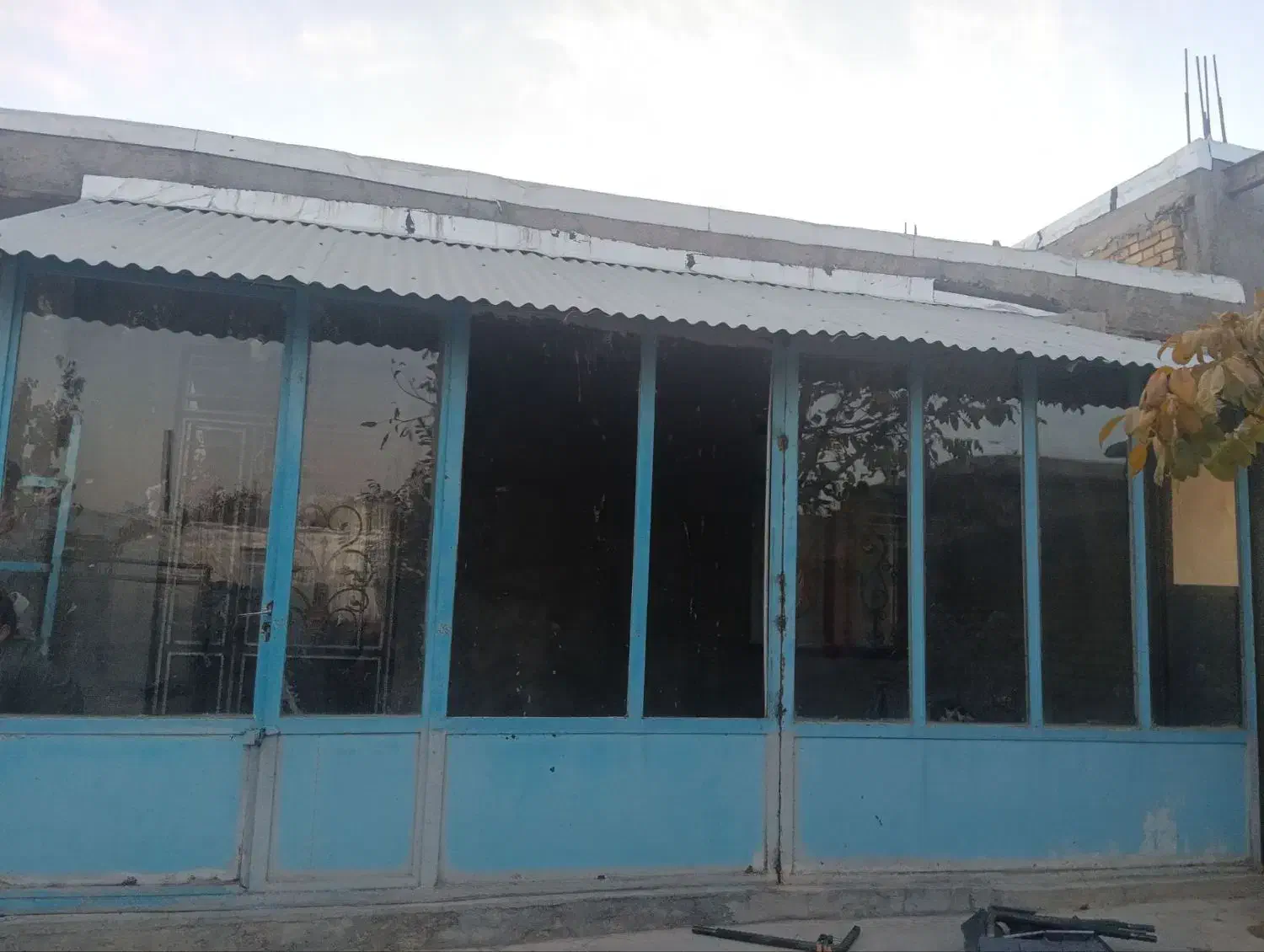 در کفشکن|ماشین‌آلات صنعتی|قیدار, |دیوار