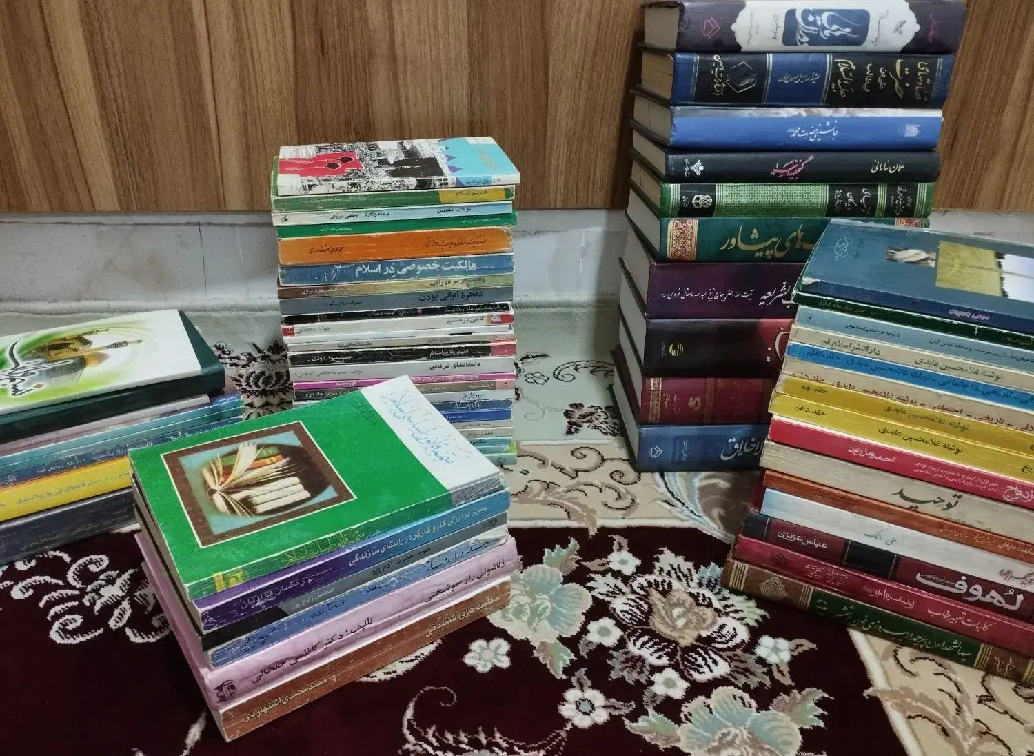 کتاب بیش از 65 جلد|کتاب و مجله تاریخی|ابهر, |دیوار
