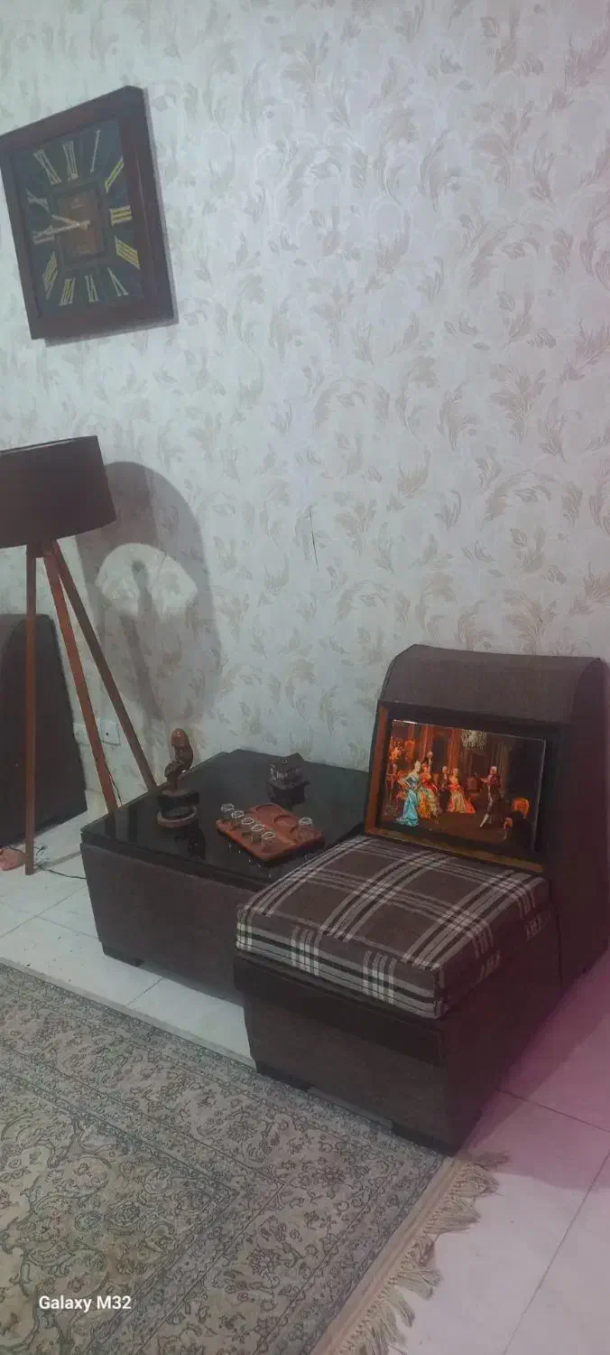 مبل راحتی در حد نو|مبلمان خانگی و میز عسلی|خرم‌آباد, |دیوار