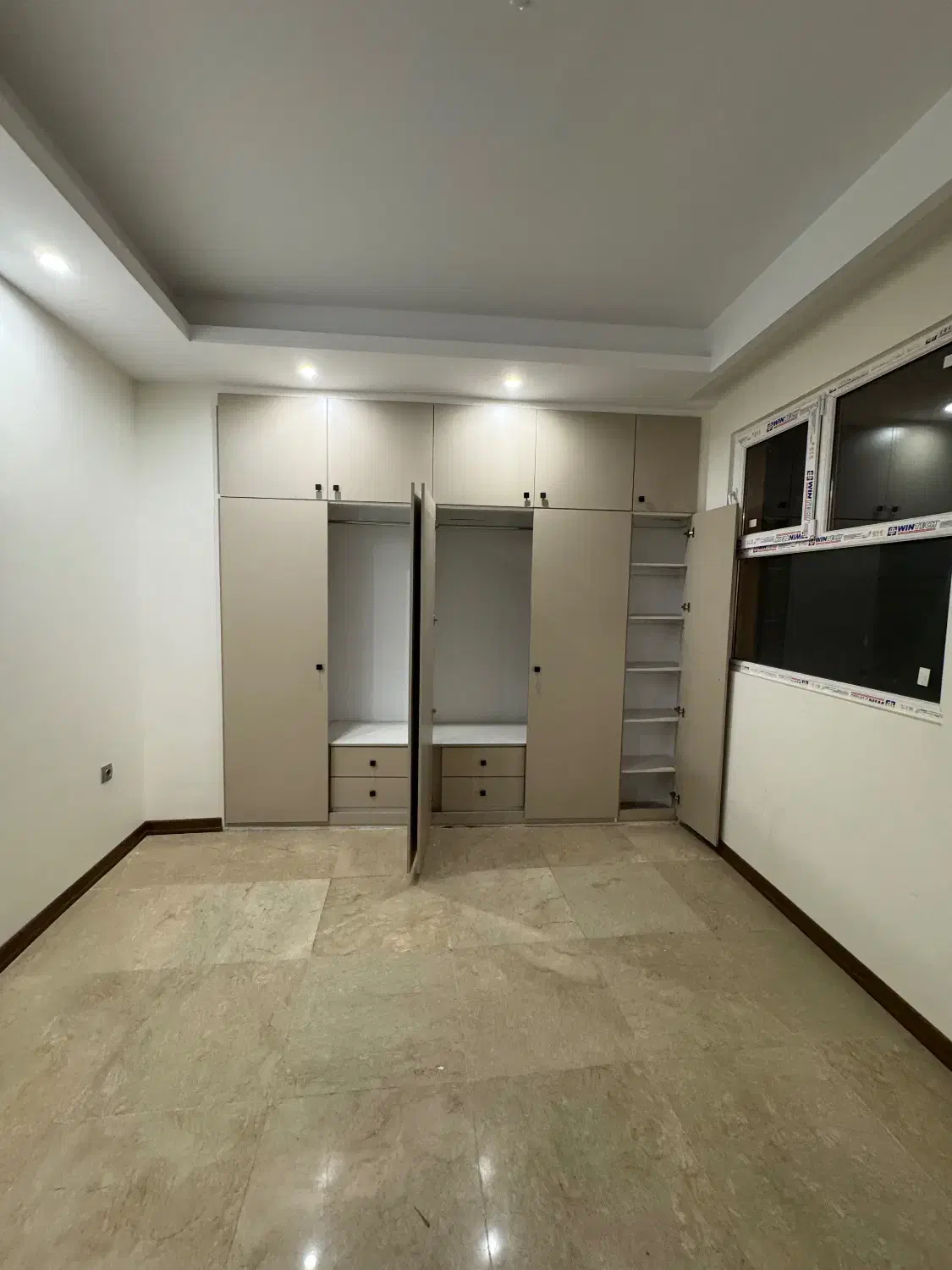 آپارتمان ۲ خوابه ۱۱۸ متری طبقه ۳