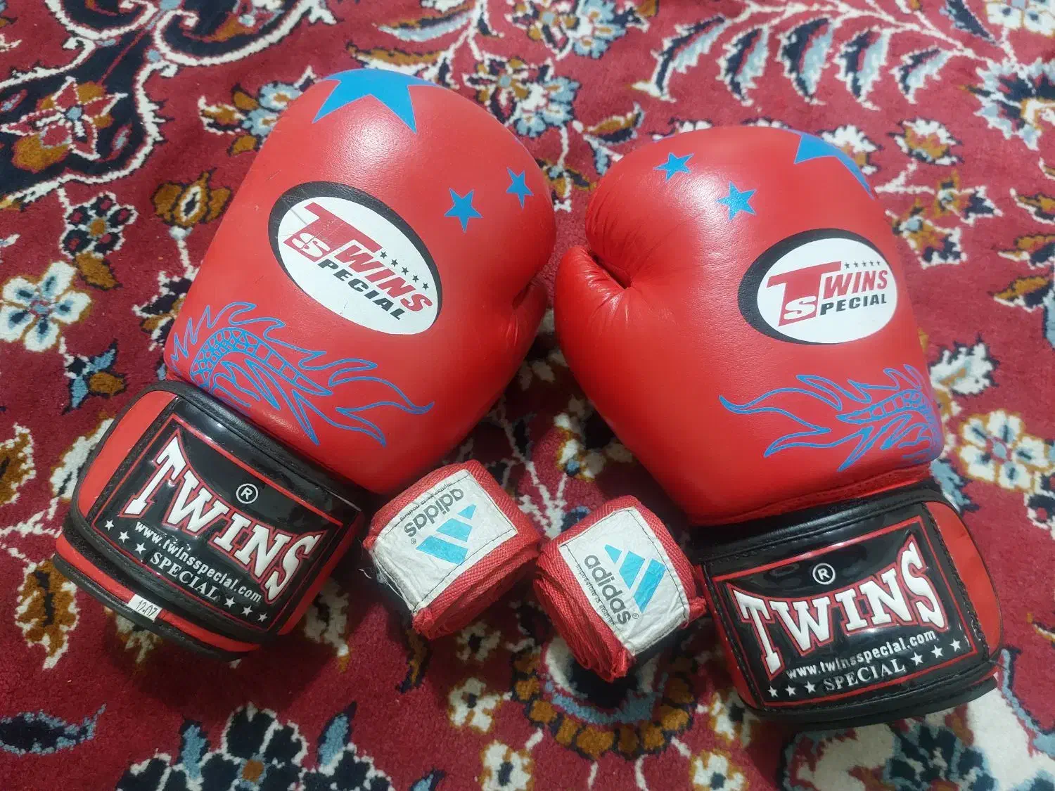 فروش فوری دستکش بوکس قیمت مقطوع|تجهیزات ورزشی|بندر گز, |دیوار