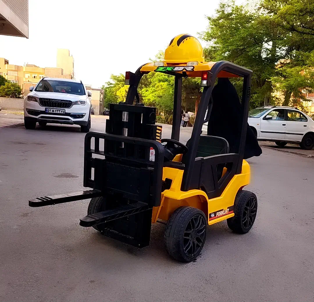 ماشین شارژی لیفتراک درحد آکبند تا 15 سال|اسباببازی بچه|تبریز, |دیوار