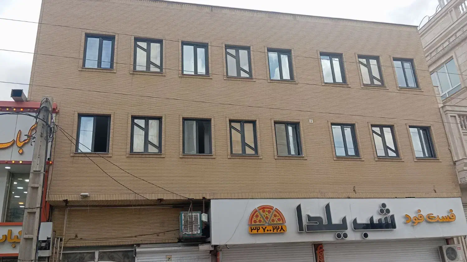 تولید درب و پنجره پی وی سی با ضمانت و کیفیت بالا|خدمات پیشه و مهارت|قم, نوقطار|دیوار