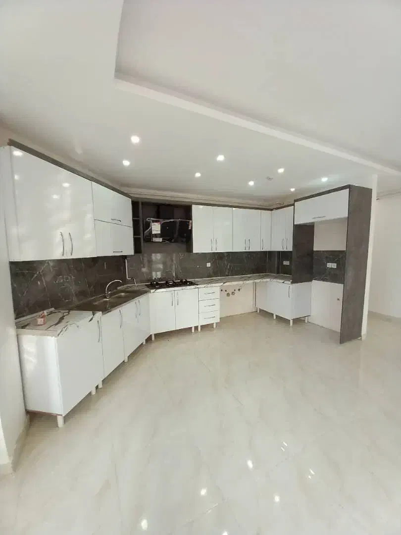 فروش واحد صفر طبقه سوم با آسانسور|فروش آپارتمان|صومعهسرا, |دیوار