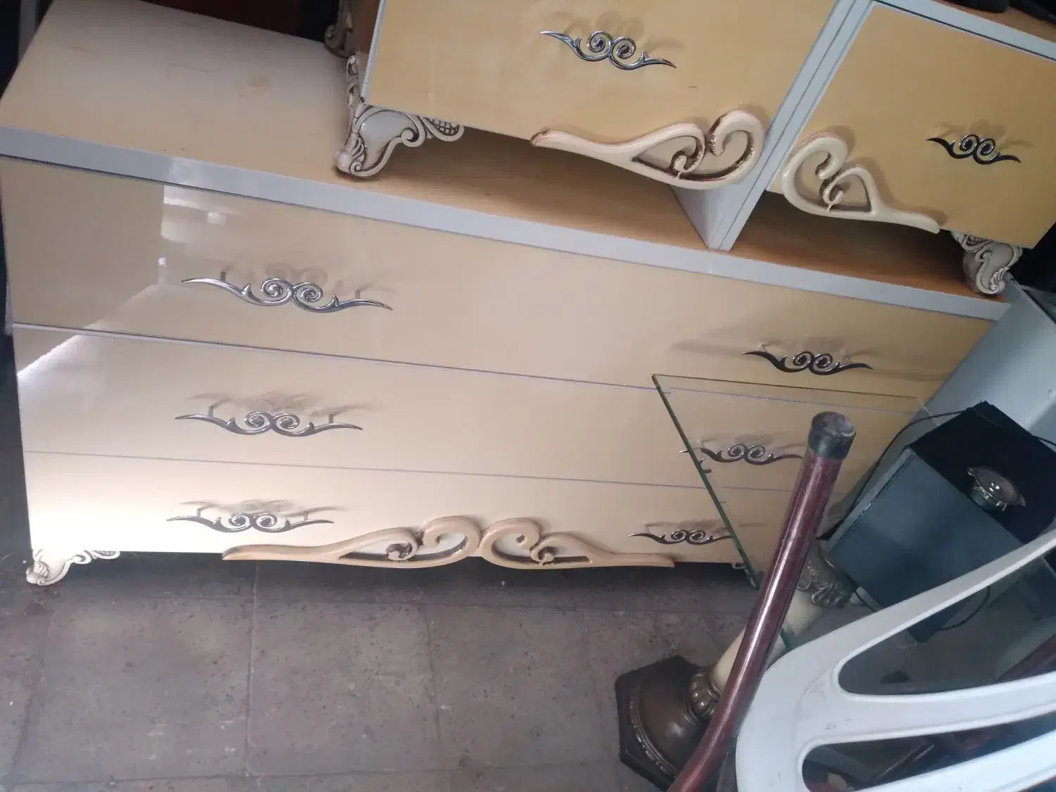 دراور سه کشو بزرگ و دوعدد گشو پا تختی|جاکفشی، کمد، دراور|رباط‌کریم, کیکاور|دیوار