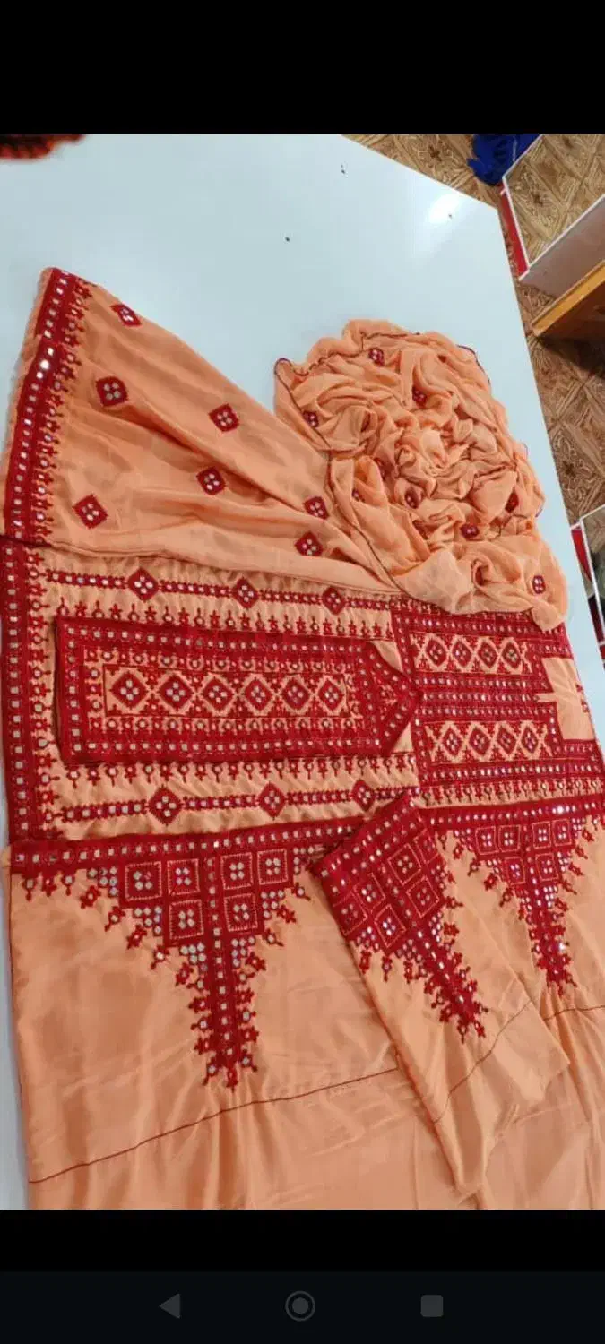 لباس طرح  دست دوزکیفبت اعلا|لباس|سراوان, |دیوار