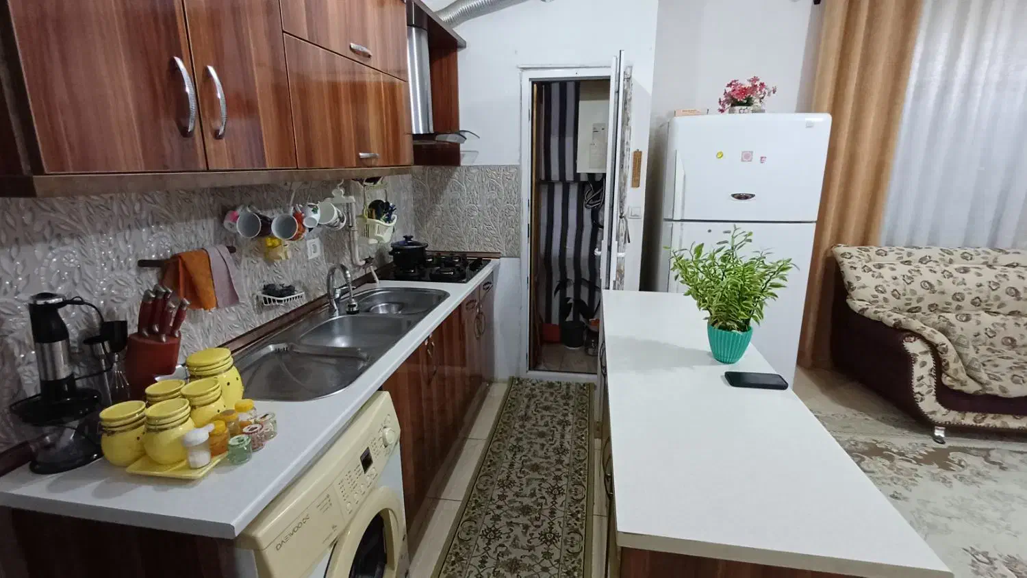 ۷۰ متری دوخوابه با اسانسور و پارکینگ|فروش آپارتمان|رشت, پاستوریزه|دیوار