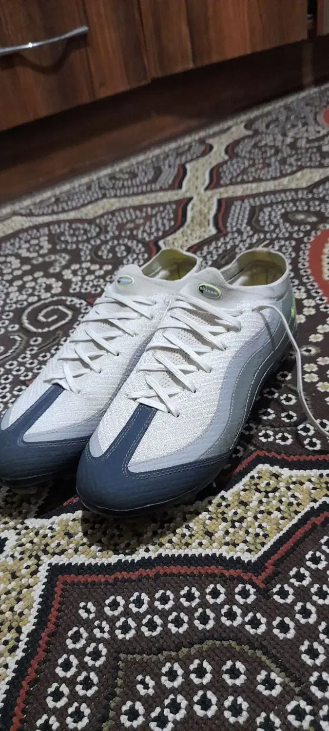 کفش فوتبال (استوک)|کیف، کفش، کمربند|رشت, انصاری|دیوار