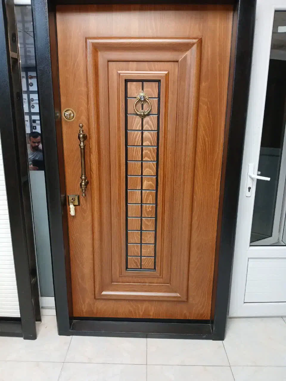 نصاب درب ضد سرقت وضد حریق ودرب چوبی|خدمات پیشه و مهارت|قم, حنیف نژاد|دیوار