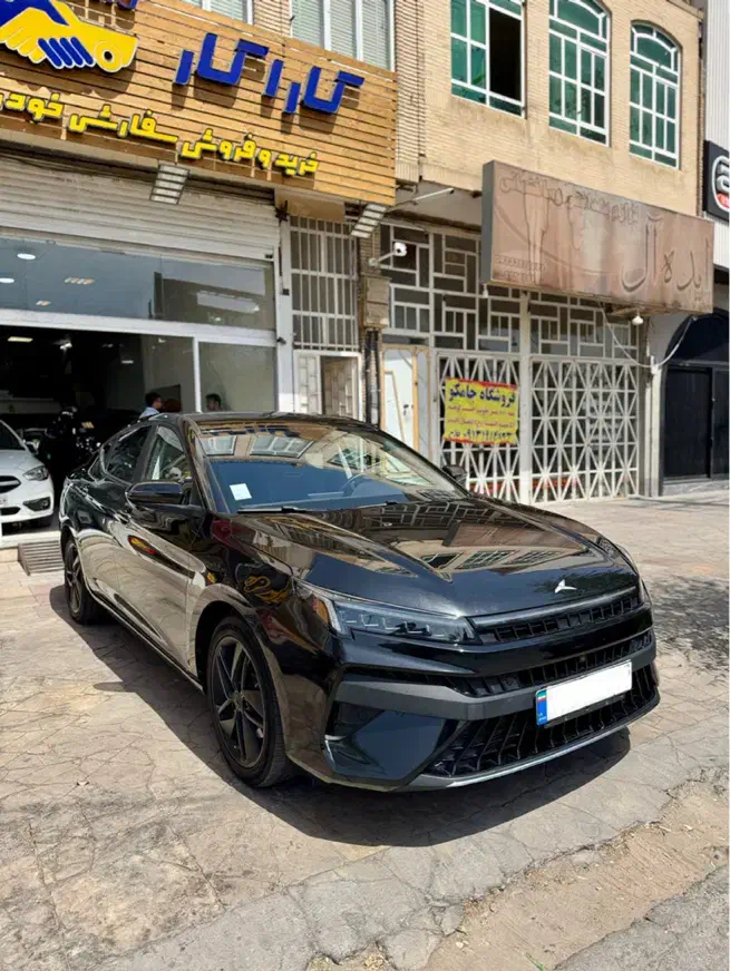 کی ام سی(kmc) j7 مدل ۱۴۰4(نقد و اقساط)|خودرو سواری و وانت|یزد, |دیوار