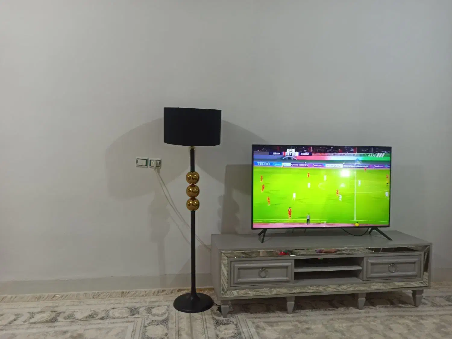 آباژور مشکی طلایی|چراغ خواب و آباژور|بانه, |دیوار