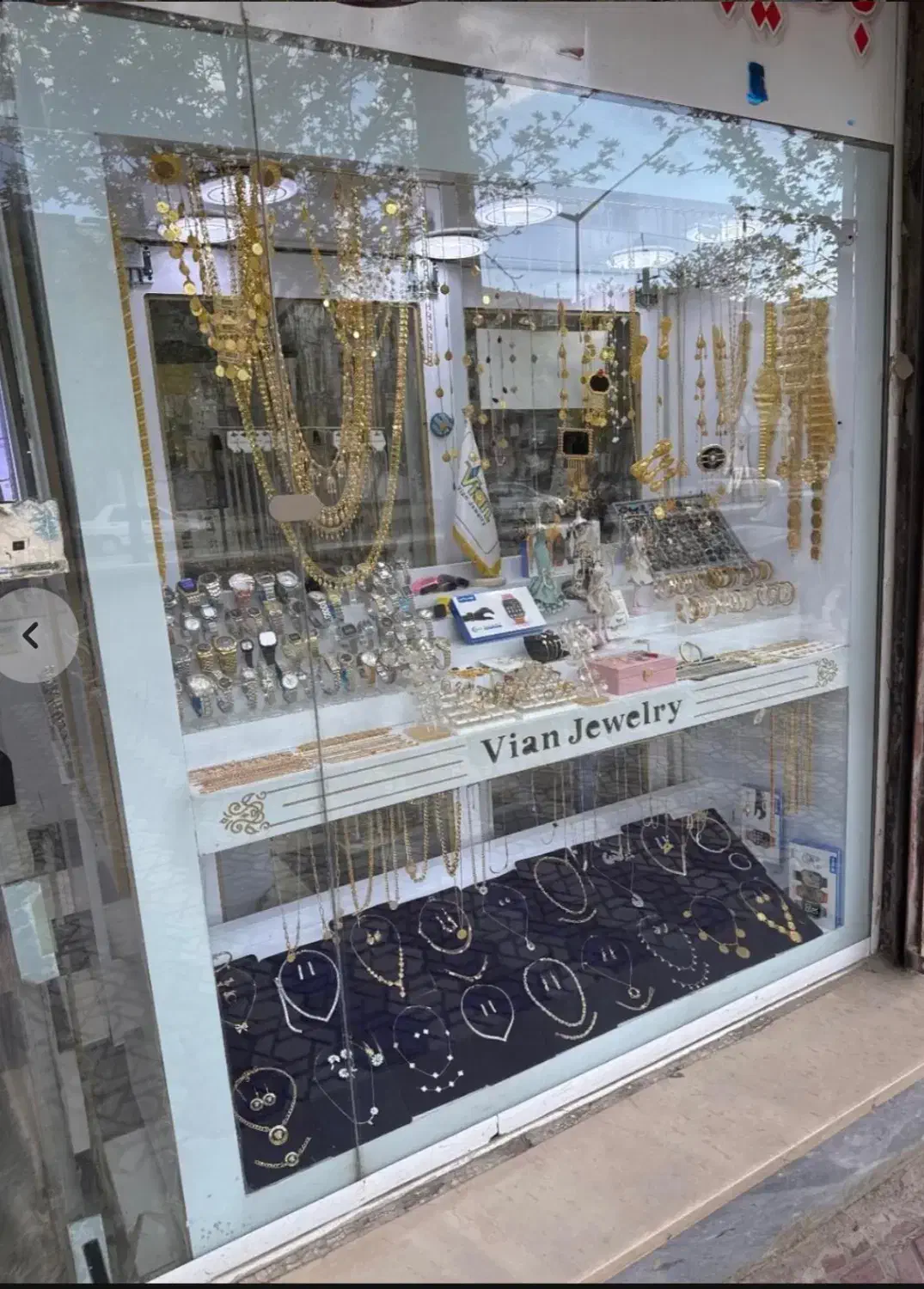 ویترین مغازه پلکانی|فروشگاه و مغازه|مریوان, |دیوار