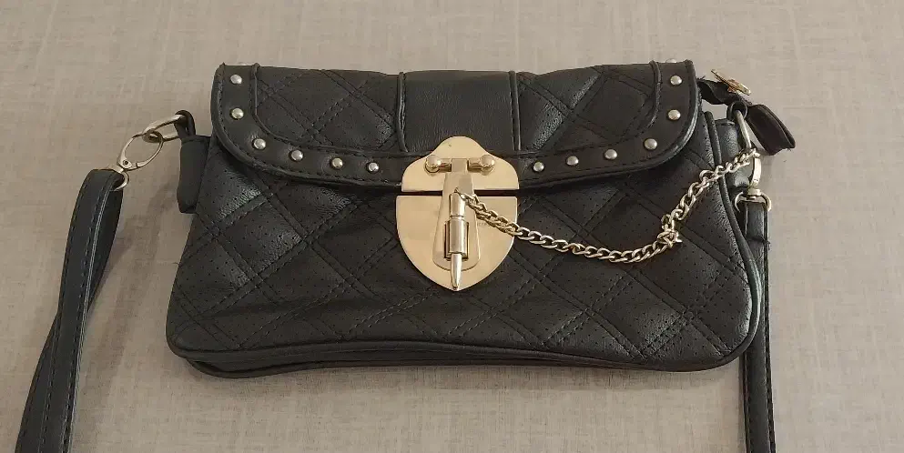 کیف مارک|کیف، کفش، کمربند|پرند, فاز ۴|دیوار