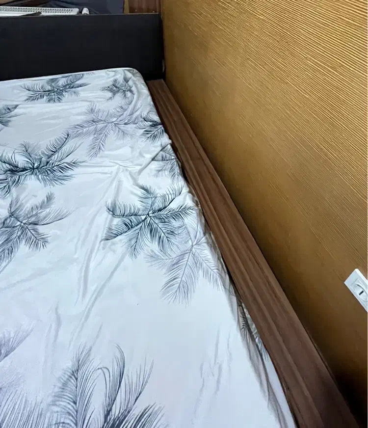 تخت خواب دو نفره فروش فوری|تخت و سرویس خواب|رشت, دیلمان|دیوار