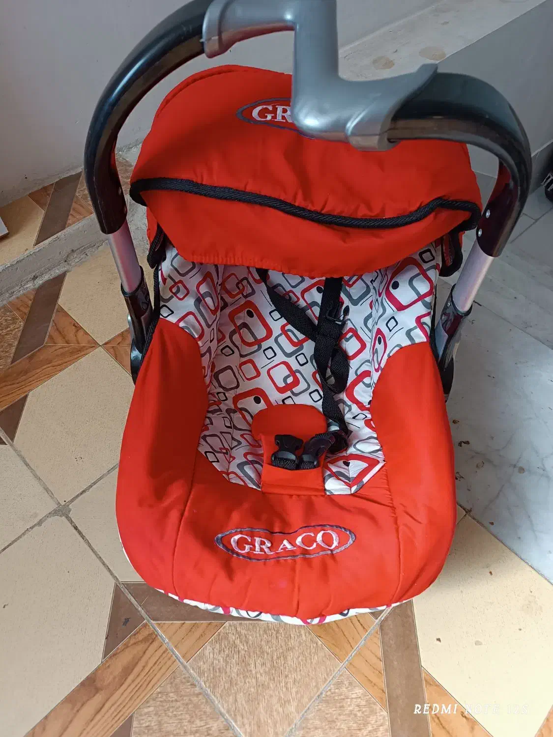 کریر(نی نی لای لای)|کالسکه و لوازم جانبی|بروجن, |دیوار