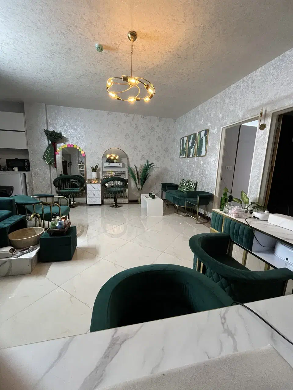 تجهیزات سالن زیبایی در حد نو|آرایشگاه و سالنهای زیبایی|تهران, اکباتان|دیوار