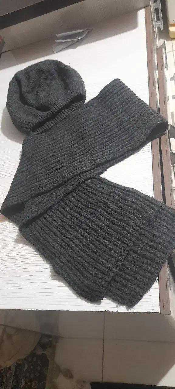 شال و کلاه|لباس|شاهین‌شهر, مسکن مهر|دیوار