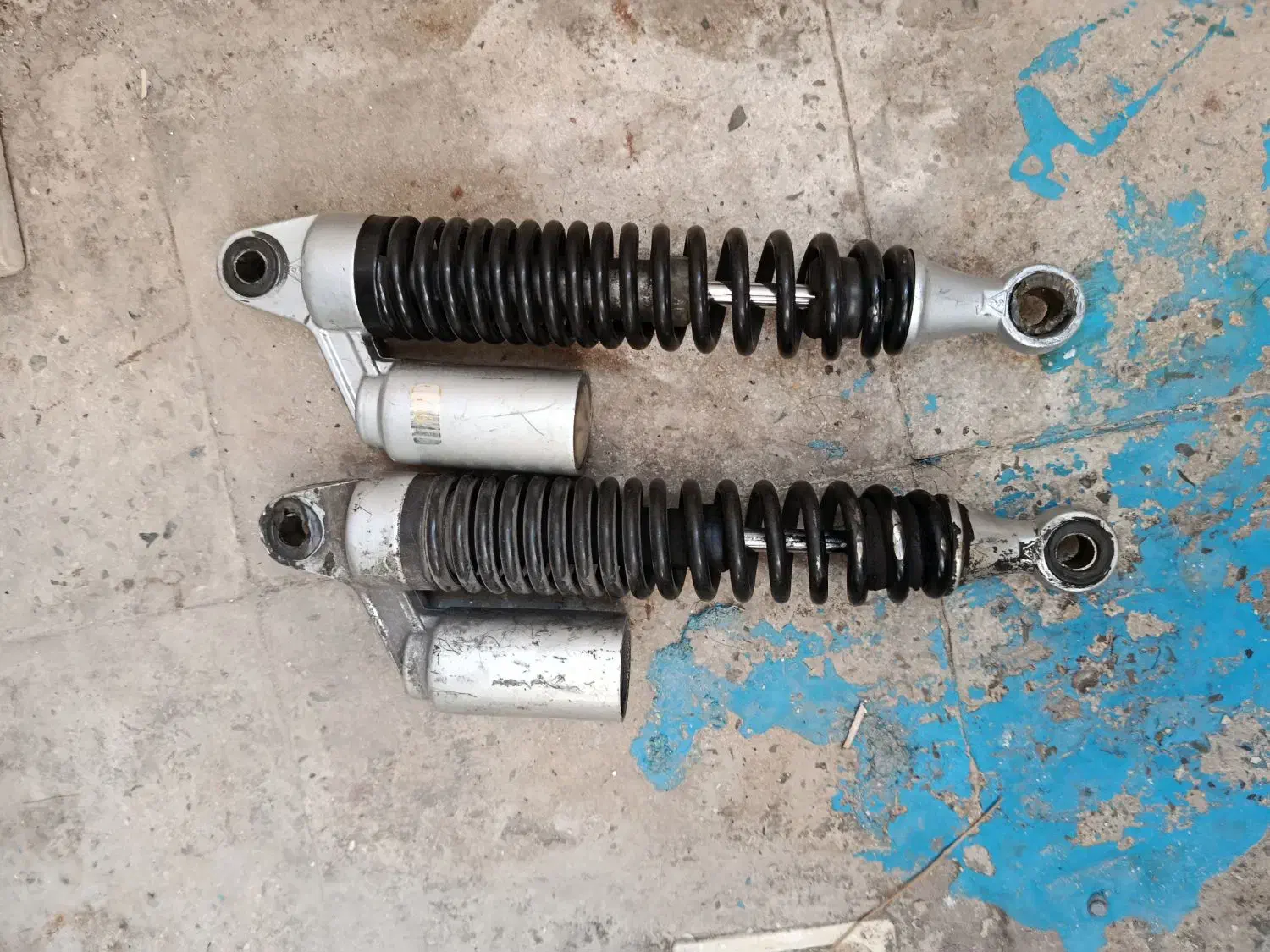 کمک گازی بادی هست سالم در حد نو|قطعات یدکی و لوازم جانبی|قرچک, زیبا شهر|دیوار