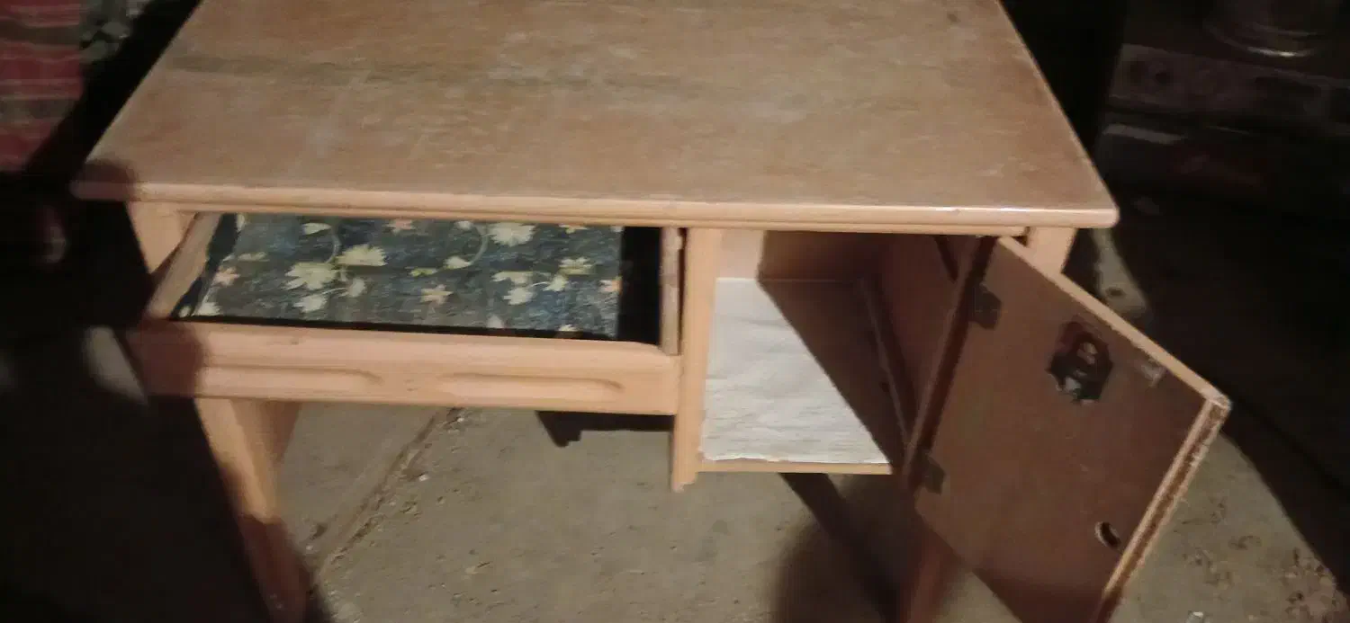 میزتحریر|میز تحریر و کامپیوتر|بومهن, |دیوار