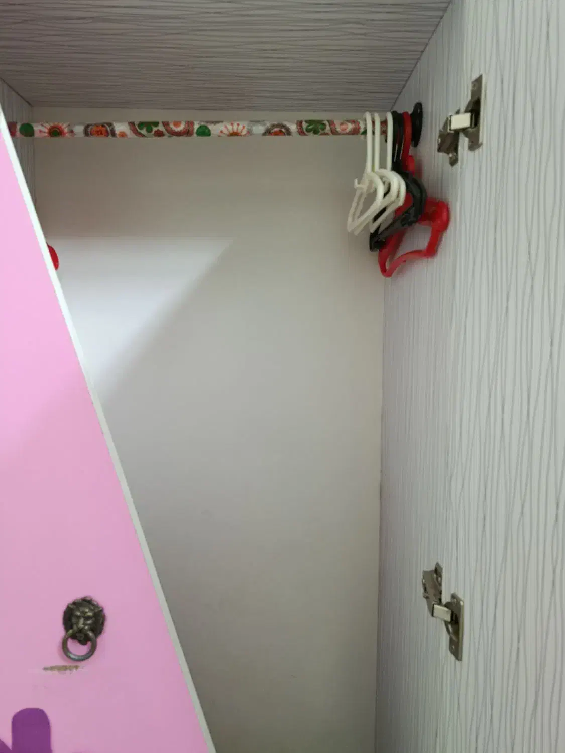 کمد لباس و چوب رختی بچگانه|اسباب و اثاث بچه|زاهدان, |دیوار