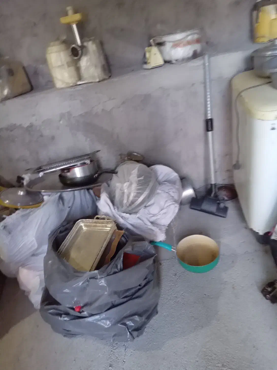 ظروف|ظروف پختوپز|میانه, |دیوار