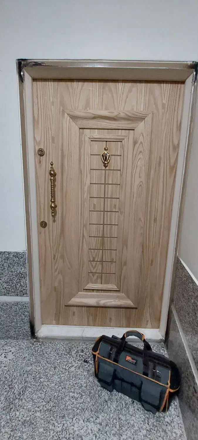 خدمات نصب درب چوبی و ضد سرقت با ضمانت نصب|خدمات پیشه و مهارت|شاهین‌شهر, عطار|دیوار