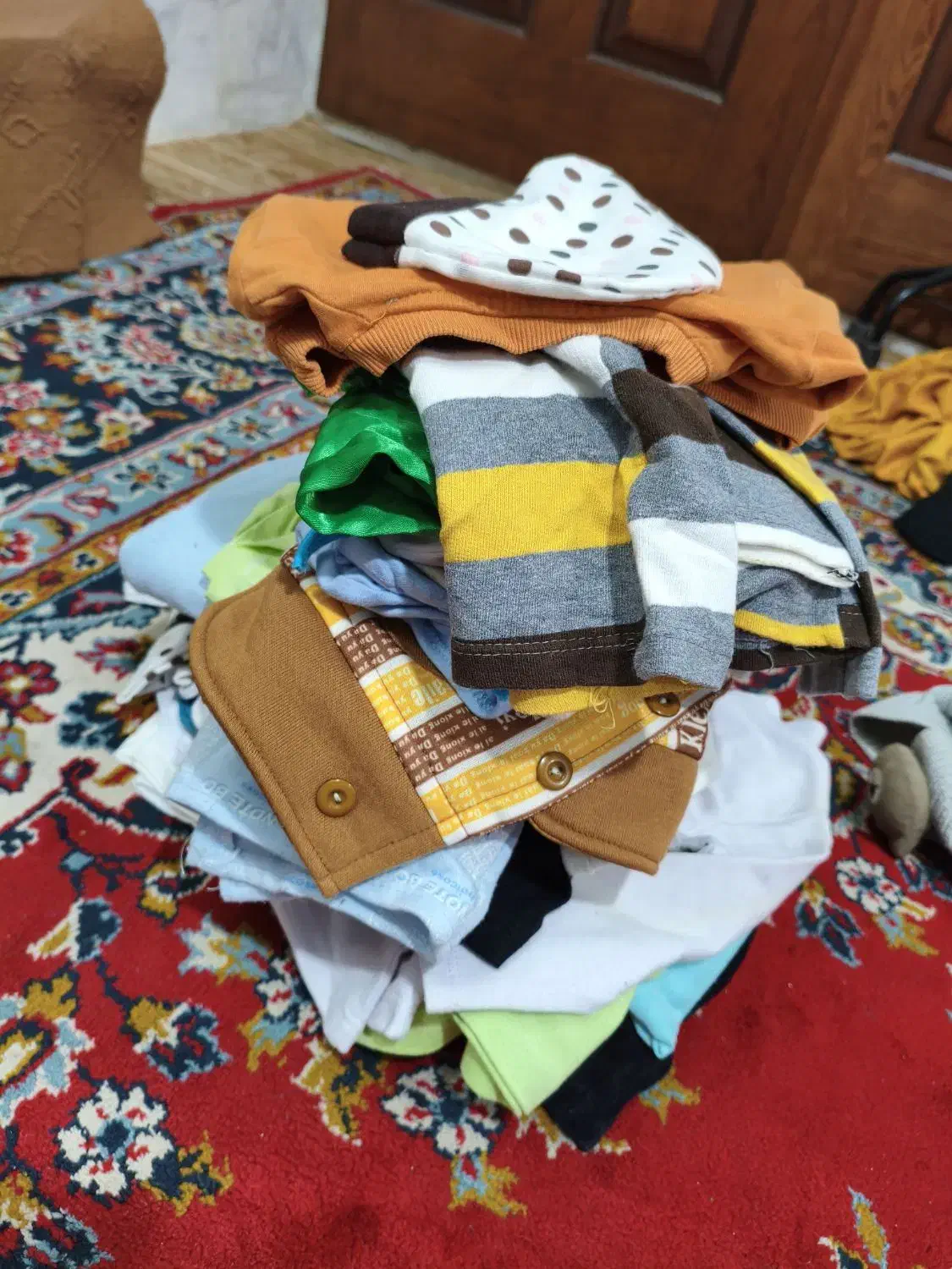 لباس نوزادی و کوچک رایگان|کفش و لباس بچه|سبزوار, فرهنگیان|دیوار