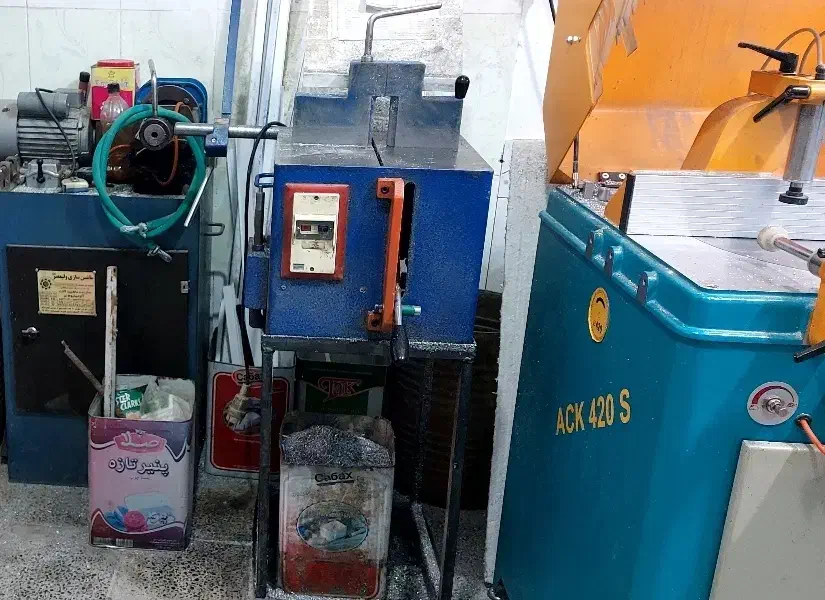 فروش تجهیزات درب و پنجره های آلومینیومی|ماشین‌آلات صنعتی|رشت, شهرک صنعتی|دیوار