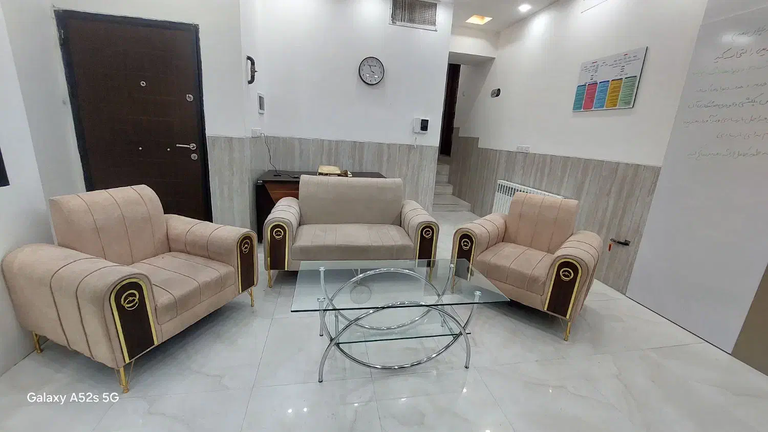 نیم ست چهار نفره|مبلمان خانگی و میز عسلی|یزد, |دیوار