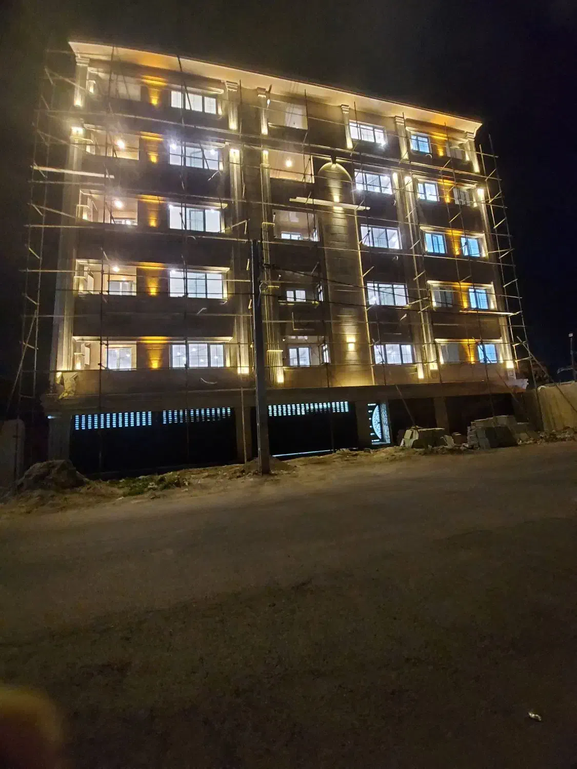 برق کار ساختمان|خدمات پیشه و مهارت|خشکبیجار, |دیوار