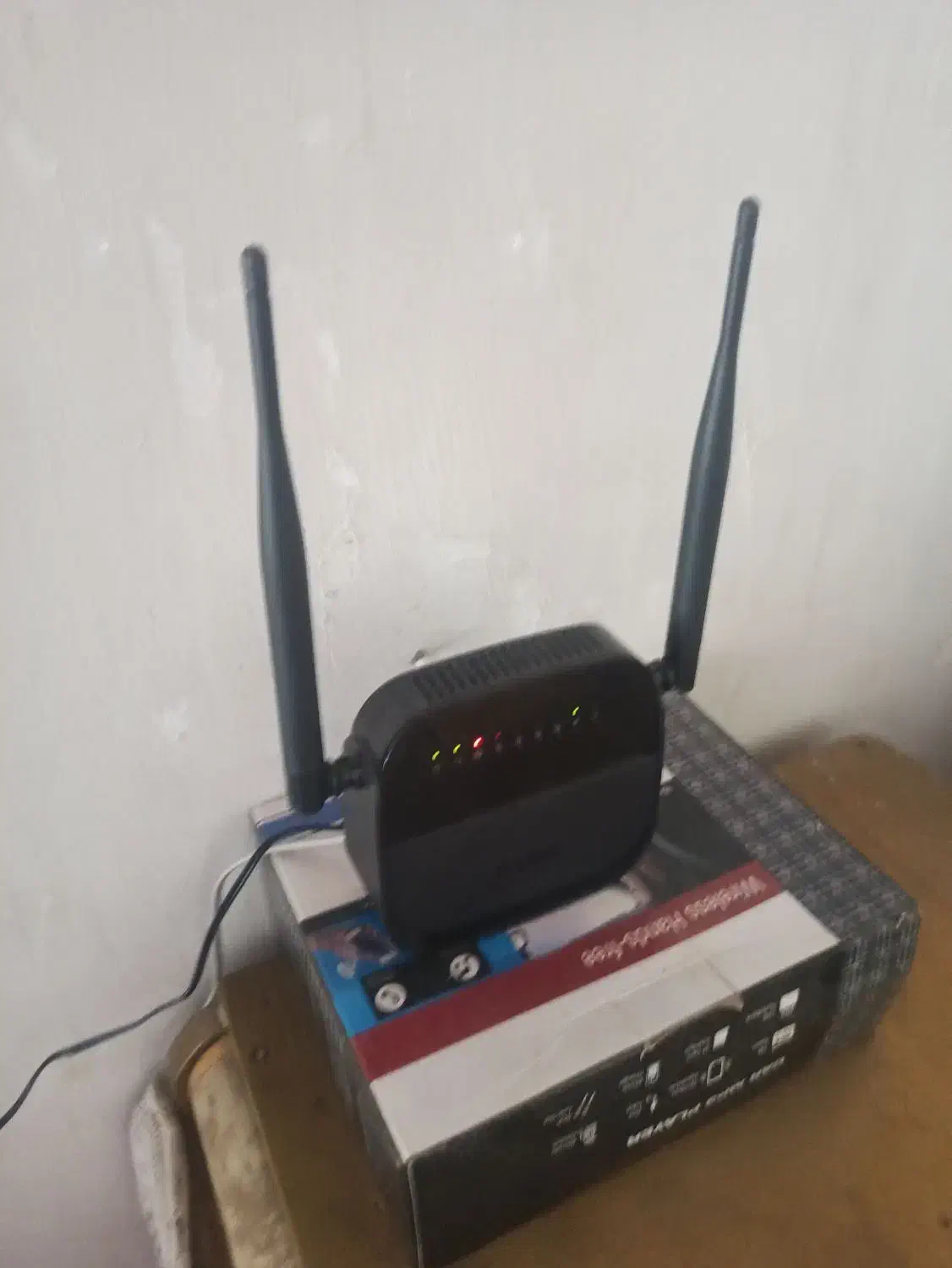 مودم دی لینک|مودم و تجهیزات شبکه|گلوگاه بابل (گلیا), |دیوار