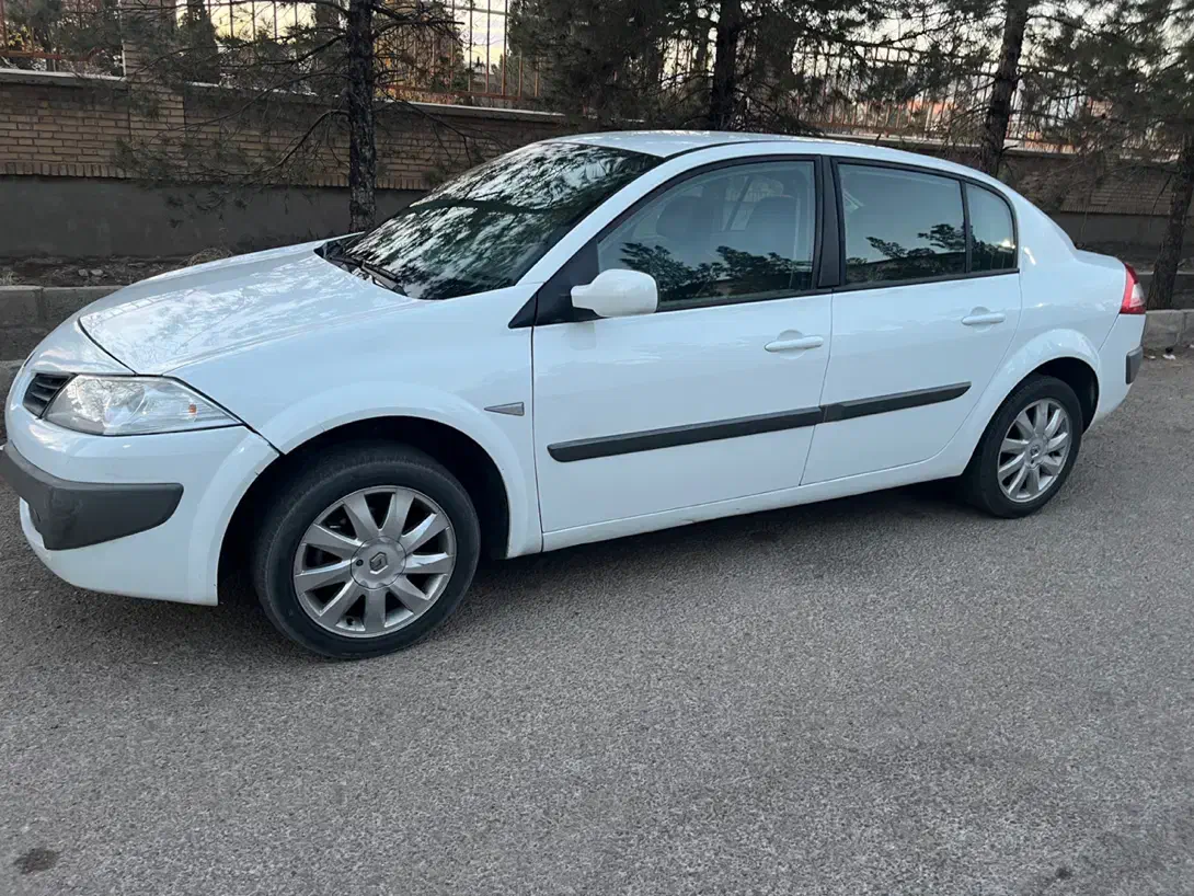 مگان ۲۰۰۰ اتومات|خودرو سواری و وانت|کرمان, |دیوار