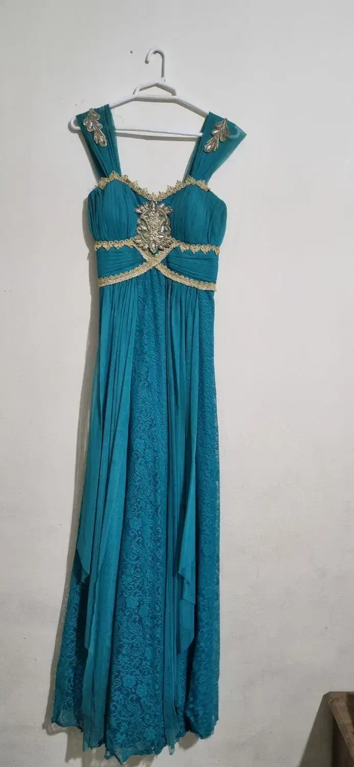 چند دست لباس مجلسی|لباس|خرمآباد, |دیوار