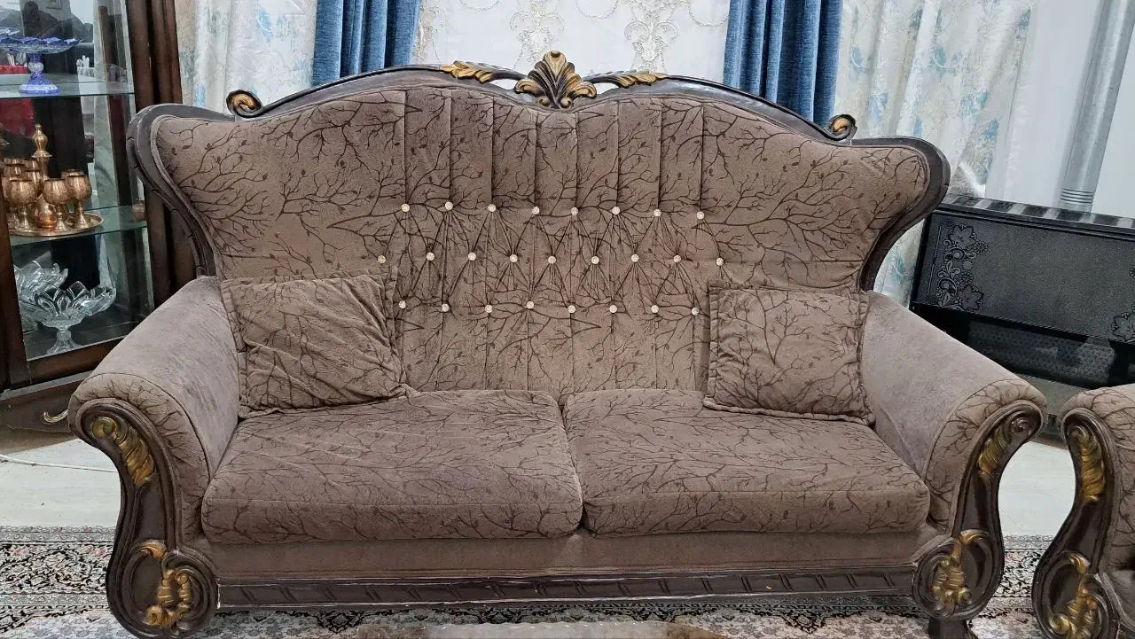 مبلمان ۷ نفره با ویترین و میز جلومبلی ۴ تکه|مبلمان خانگی و میز عسلی|جویبار, |دیوار