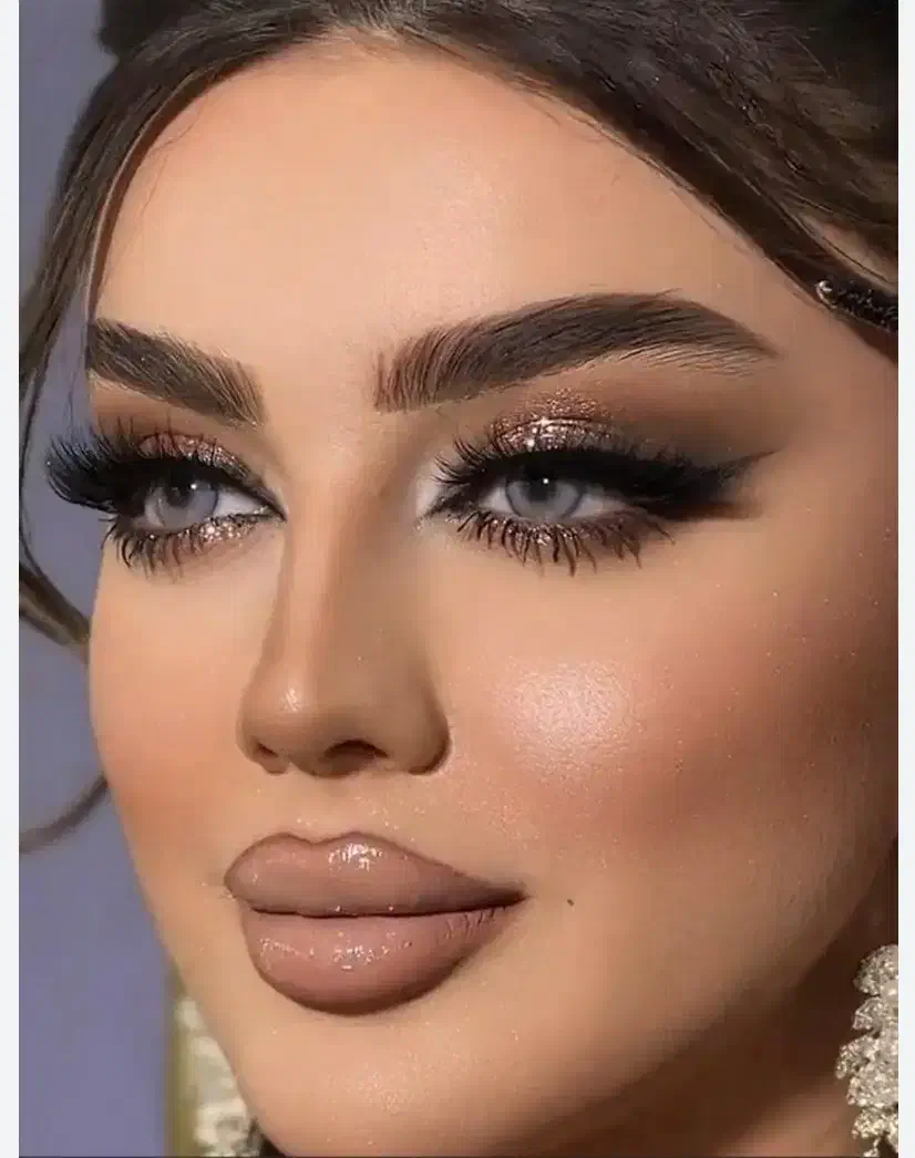 میکاپ و شنیون حرفه ای باقیمت فوق العاده خیابان برق|خدمات آرایشگری و زیبایی|کرمانشاه, |دیوار