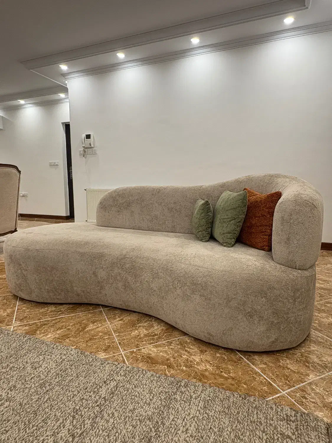 کاناپه سه نفره مدل پینترستی|مبلمان خانگی و میز عسلی|تهران, میدان ولیعصر|دیوار