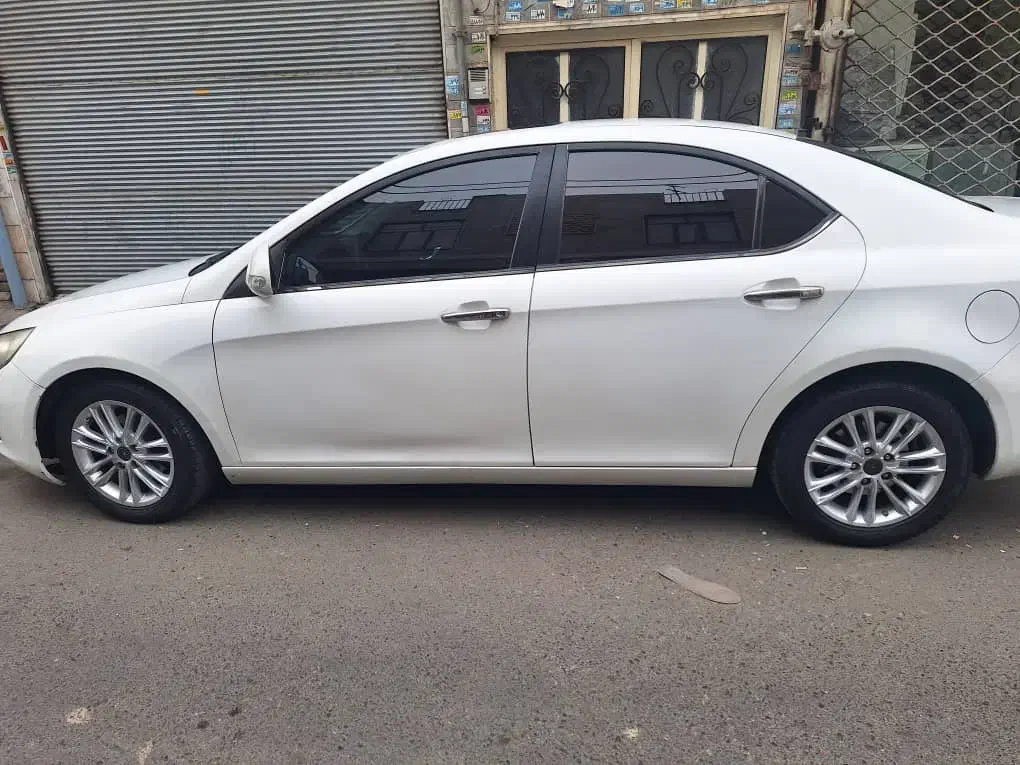 جک J5 اتومات، ۱۳۹۴، سفید، کم‌کارکرد|خودرو سواری و وانت|تهران, نعمت‌آباد|دیوار