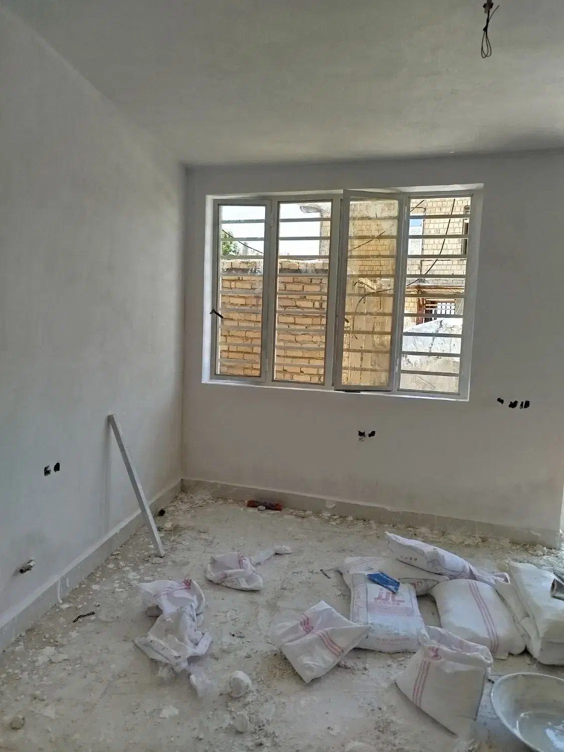 سلام گچکاری و لکه گیری انجام می شود|خدمات پیشه و مهارت|خرم‌آباد, |دیوار