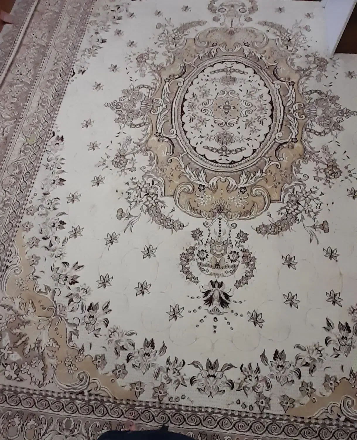 فرش کرمی تمیز و ضخیم|فرش|مهاباد (آذربایجان غربی), |دیوار