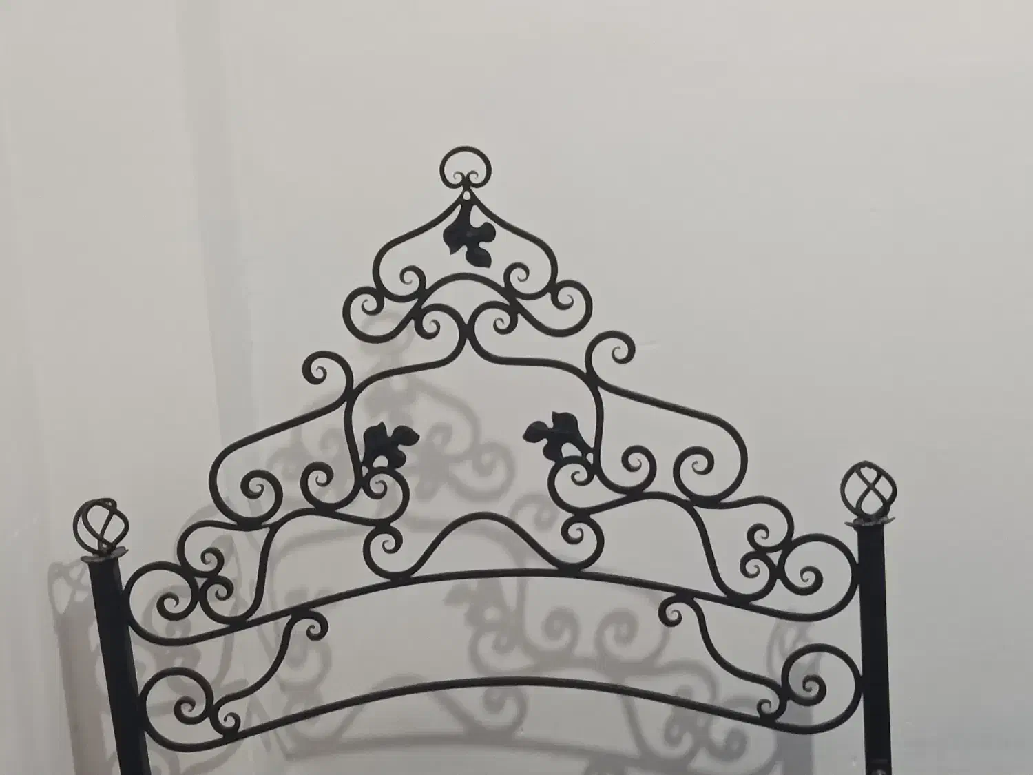 تخت خواب تک نفره|تخت و سرویس خواب|فرخ‌شهر, |دیوار