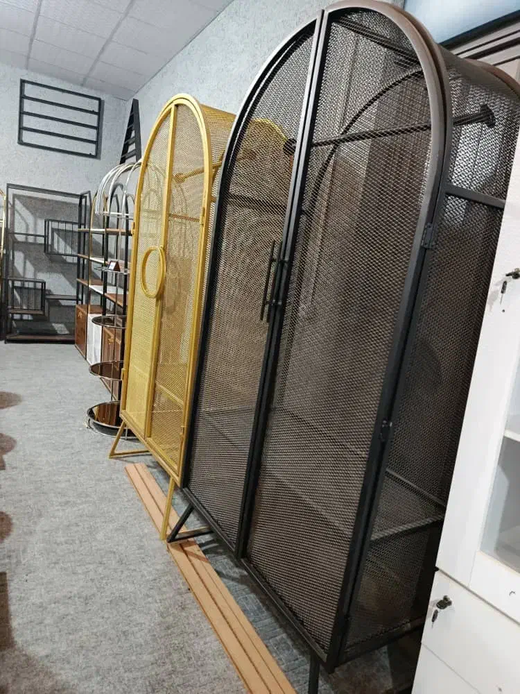 صندلی سلطنتی فلز فورتیک|آرایشگاه و سالن‌های زیبایی|یزد, |دیوار