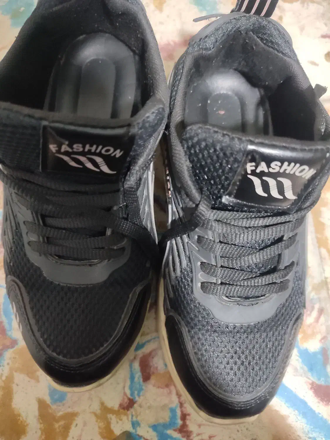 کفش اسپرت|کیف، کفش، کمربند|نیریز, |دیوار