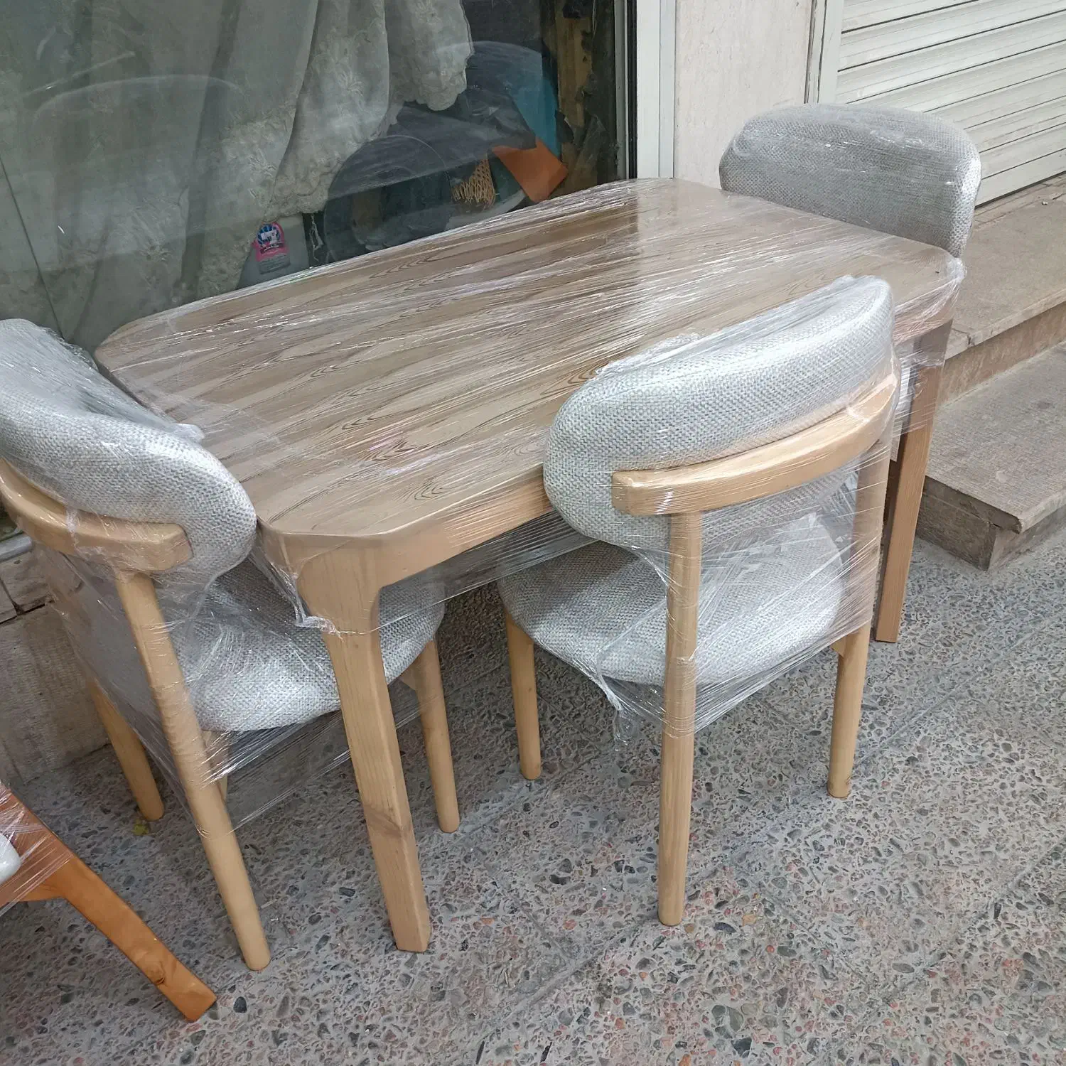 صصندل...میزنهارخوری گرد|میز و صندلی غذاخوری|تهران, صاحب الزمان|دیوار